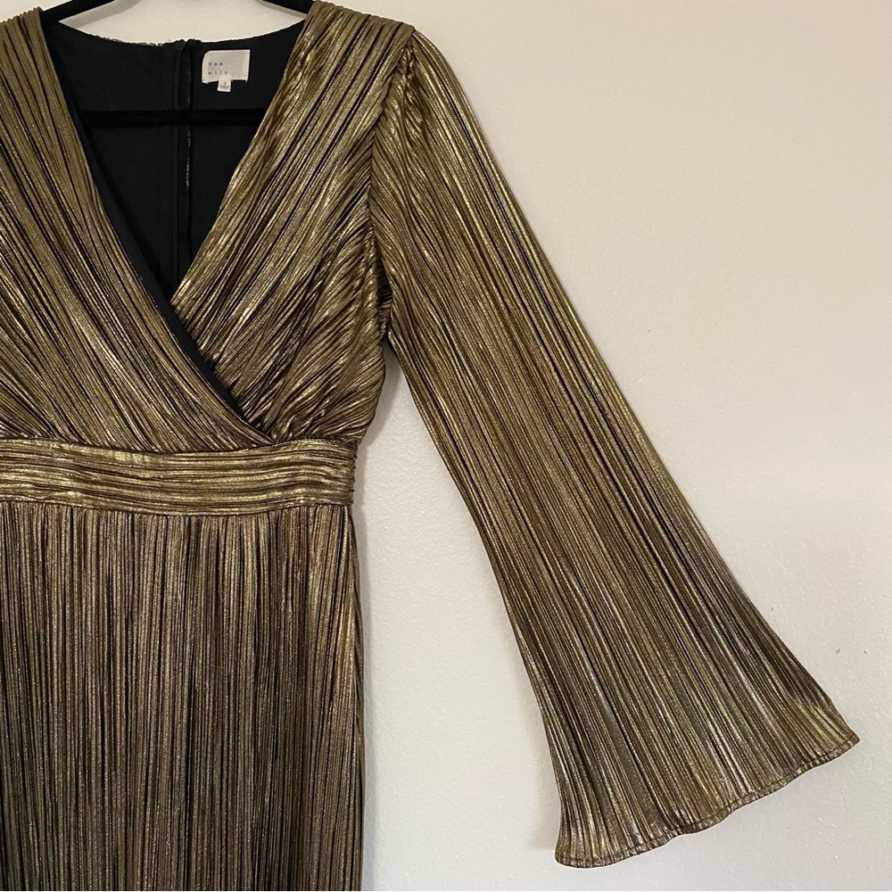 Dee Elly metallic gold long dress size small
